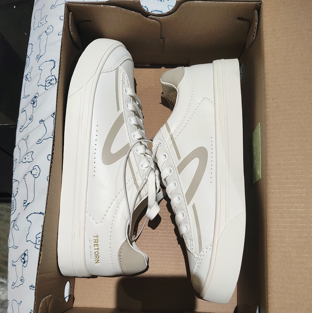 Tretorn Women's Cream Sneakers